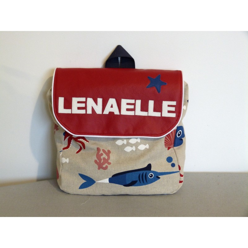 Sac à dos personnalisé - Bord de mer Rouge. Bretelles réglables et prénom en cuir.