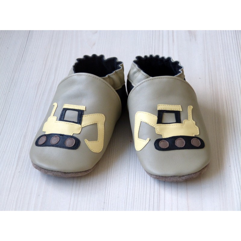 Chaussons en cuir souple - Pelleteuse. Fait main et unique. Chaussons en cuir souple - Pelleteuse. Fait main et unique.