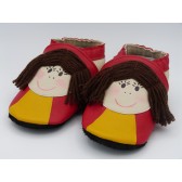 Chaussons en cuir souple -Poupettes rouges. Fait main et unique.