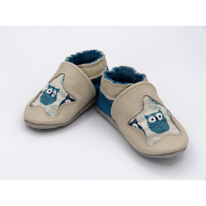 Chaussons en cuir souple - Ciel bleu. Fait main et unique. Chaussons en cuir souple - Ciel bleu. Fait main et unique.