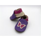Chaussons en cuir souple - Papillon violet. Antidérapants et résistants