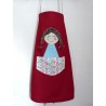 Tablier enfant: Poupette rouge. Utilisation simple