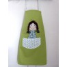 Tablier enfant : Poupette verte. Utilisation simple
