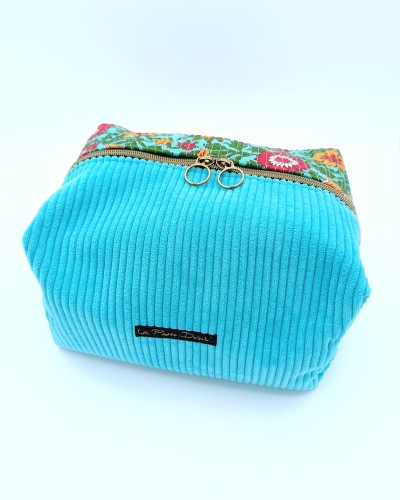 Trousse de toilette : Bleu Indien . Matelassé indien, imperméable.