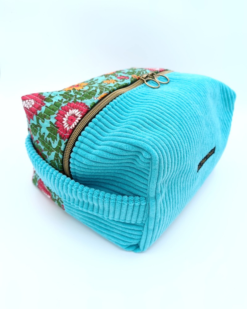 Trousse de toilette : Bleu Indien . Grande capacité, velours côtelé.