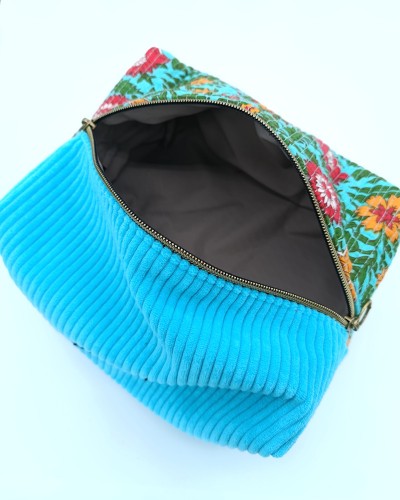 Trousse de toilette : Bleu Indien . Imperméable, double curseurs.