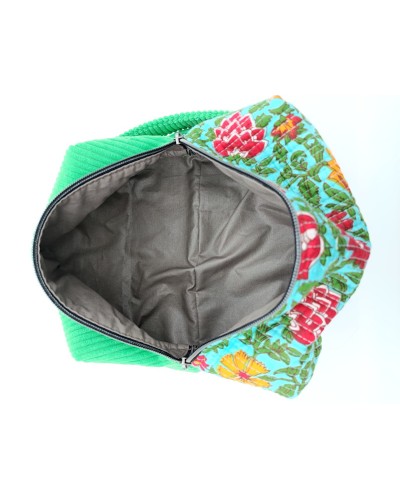 Trousse de toilette : Vert Indien . Imperméable, double curseurs.