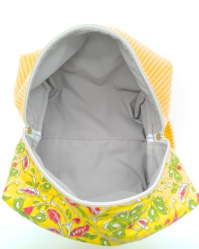 Trousse de toilette : Jaune Indien . Imperméable, double curseurs.