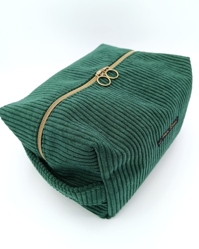 Trousse de toilette : velours vert . Imperméable.