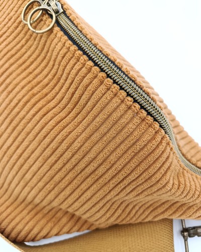 Sac banane - Velours moutarde.  Léger et doux.