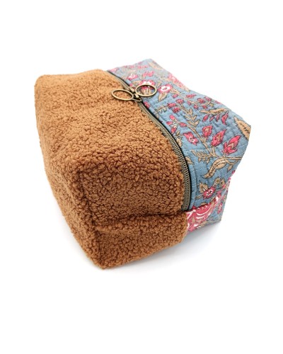 Trousse de toilette : Camel Indien . Matelassé indien, moumoute.