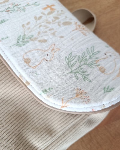 Sac à dos personnalisé - Biche. Passepoil en finition.