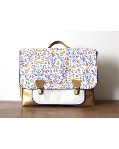 Cartable personnalisé fleurs et insectes. Simili cuir et double gaze de coton.