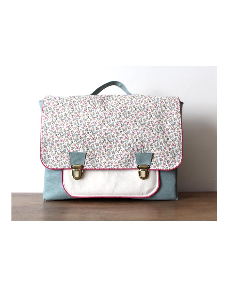 Cartable personnalisé petites felurs. Simili cuir et double gaze de coton.