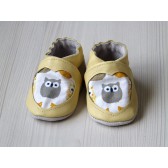 Chaussons en cuir souple - Chouette été. Fait main et unique.