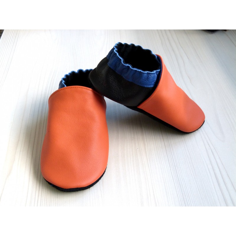 Chaussons en cuir souples - Orange, Bleu électrique, Noir. Fait main et unique.